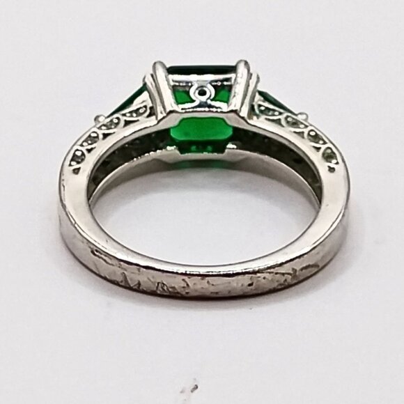 Women's Silver Plated Emerald Ring Size 6.75 Elegant Statement Cocktail Glam - Picture 7 of 8